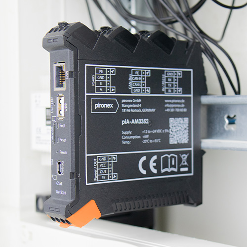 Flexible DIN rail IPC: Future-proof thanks to Linux support IPC on DIN rail