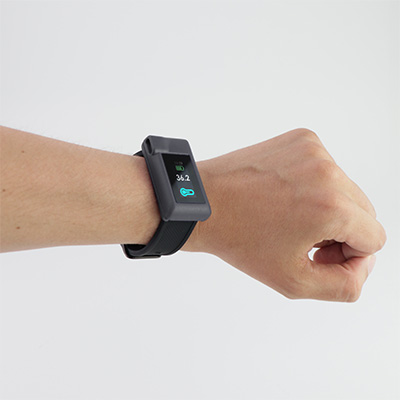 Precise sensor Black heat measurement device with display on, worn on the wrist